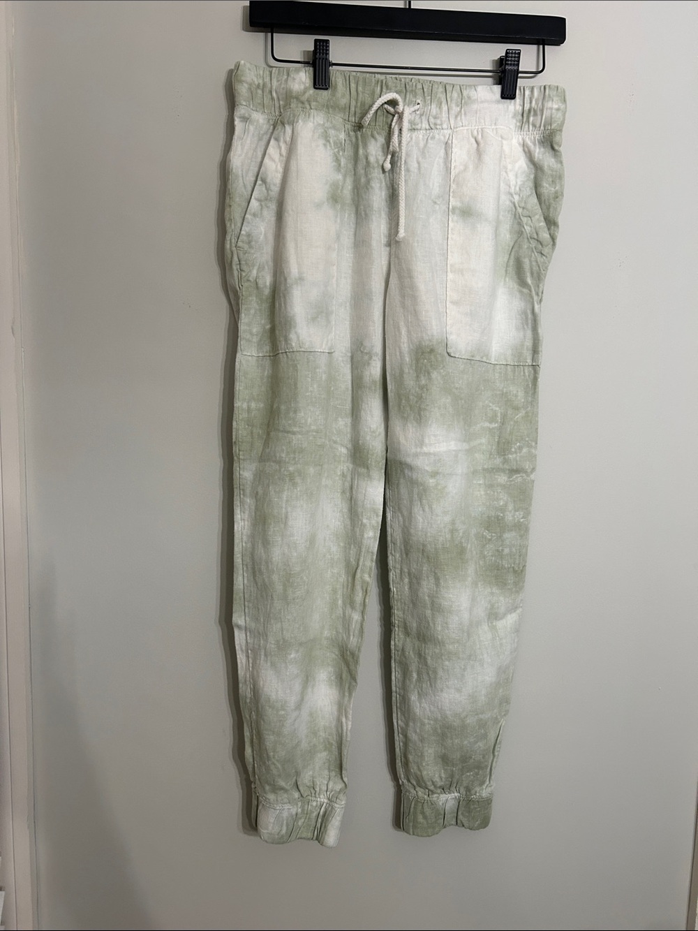 Bella Dahl Sage and White Tie-Dye Linen Jogger Pants